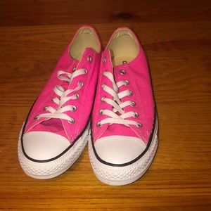 Converse low shoes